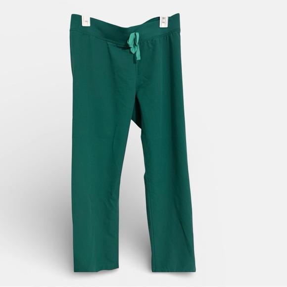 Gently worn FIGS 
	•	Catarina One-Pocket Scrub Top
	•	Straight Leg Scrub Pants - Picture 2 of 3